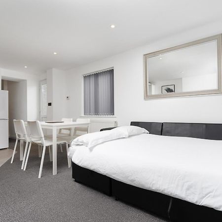 Modern Garden Apartment In A Large Victorian House ペンザンス エクステリア 写真
