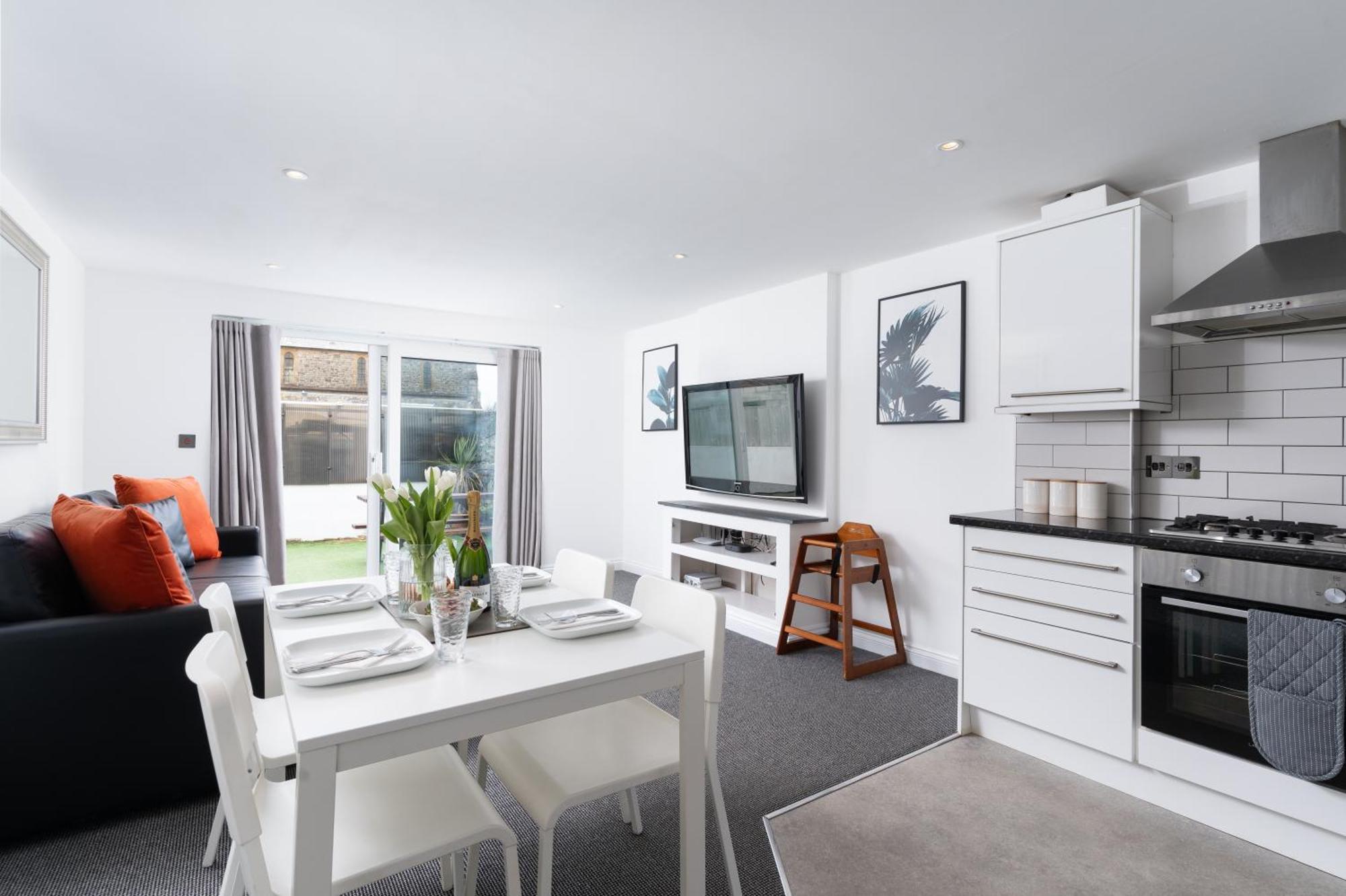 Modern Garden Apartment In A Large Victorian House ペンザンス エクステリア 写真